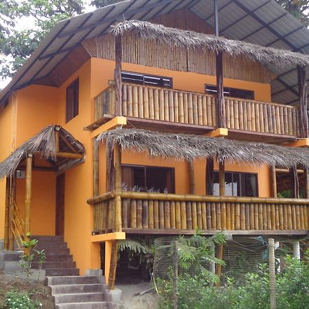 Hosteria D'Carlos Hotel Santo Domingo de los Colorados Exterior photo